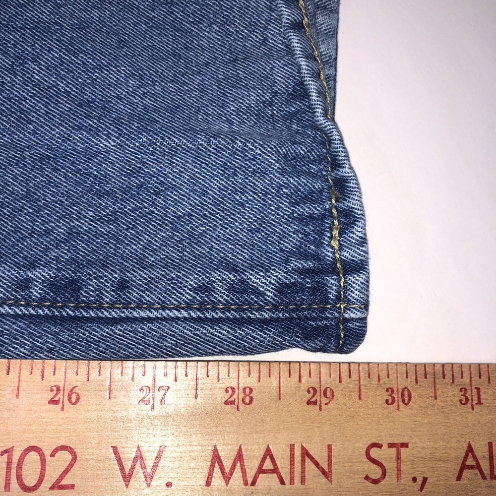 Levi's 551 Z‎ Men's Medium Wash Denim Jean w Trademark Only Tab - 31X32 - Picture 15 of 15